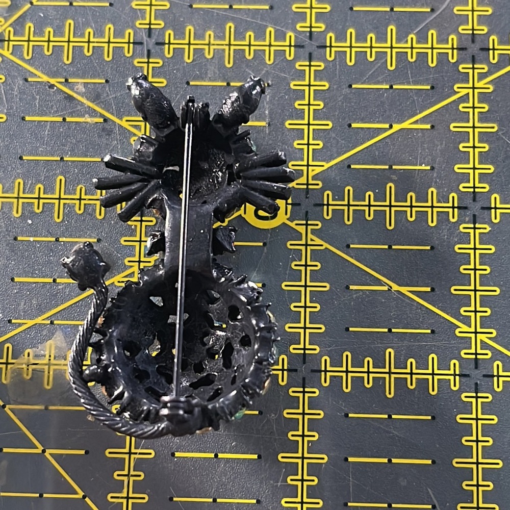 Rhinestone Black Cat Brooch - Picture 3 of 3